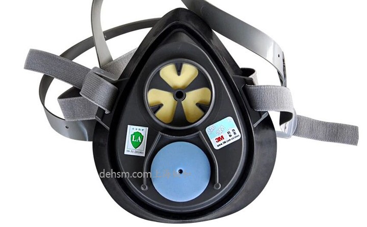 3M3050自吸過(guò)濾式防毒面具正面圖